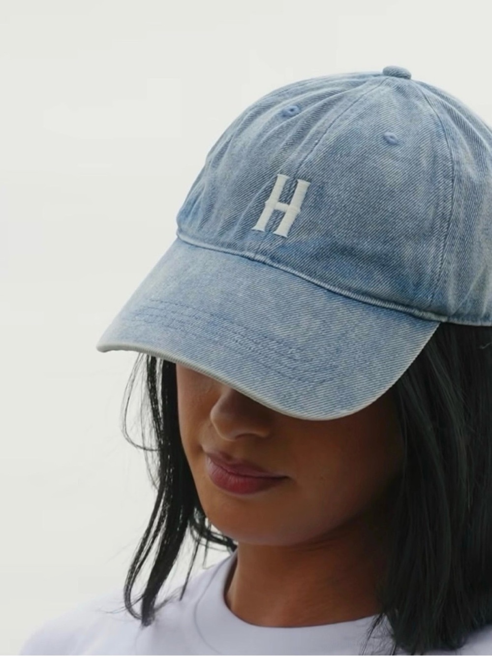 NWT Hydrojug blue denim baseball cap with white embroidered 'H' logo